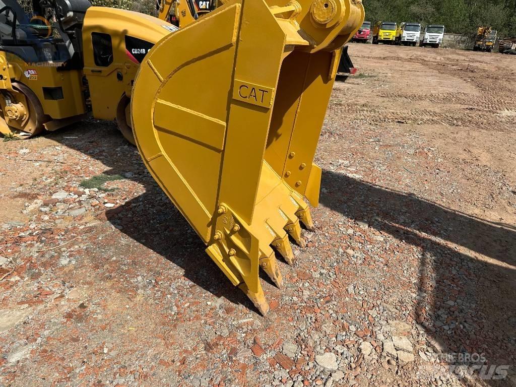 CAT 320 B L Telakaivukoneet