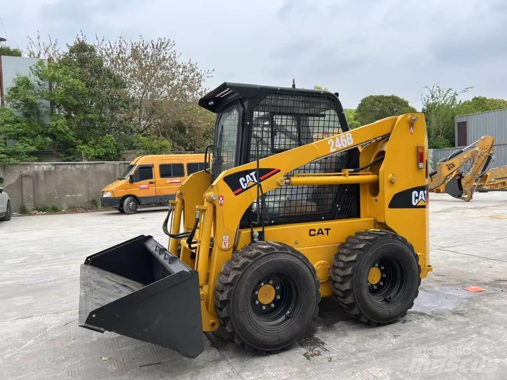 CAT 246B Pienkuormaajat