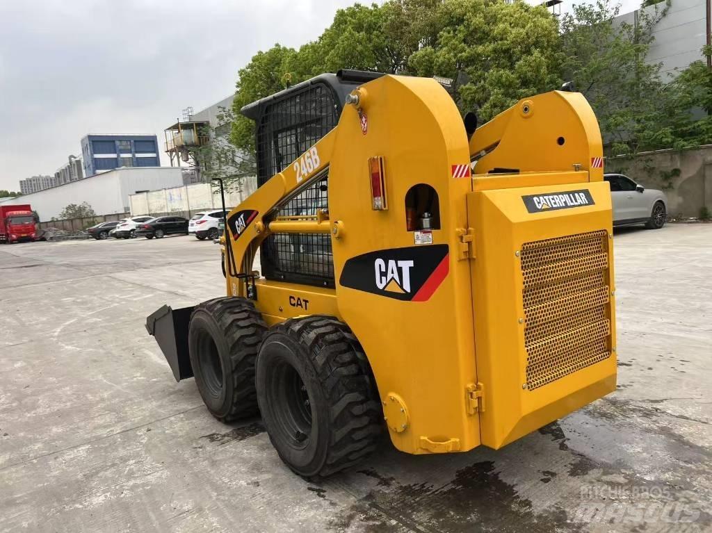 CAT 246B Pienkuormaajat