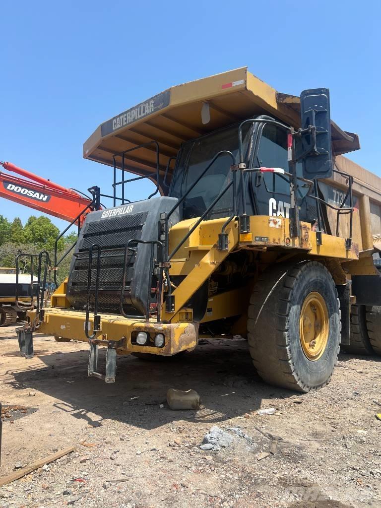 CAT 773F Maansiirtoautot