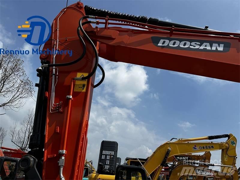 Doosan DX 225 LC-9C Telakaivukoneet