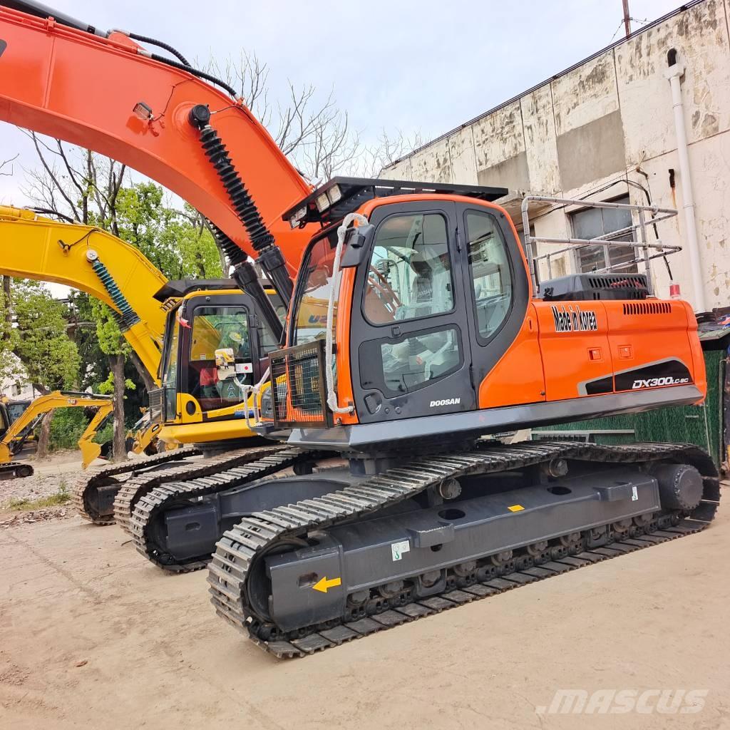 Doosan DX300LCA Telakaivukoneet