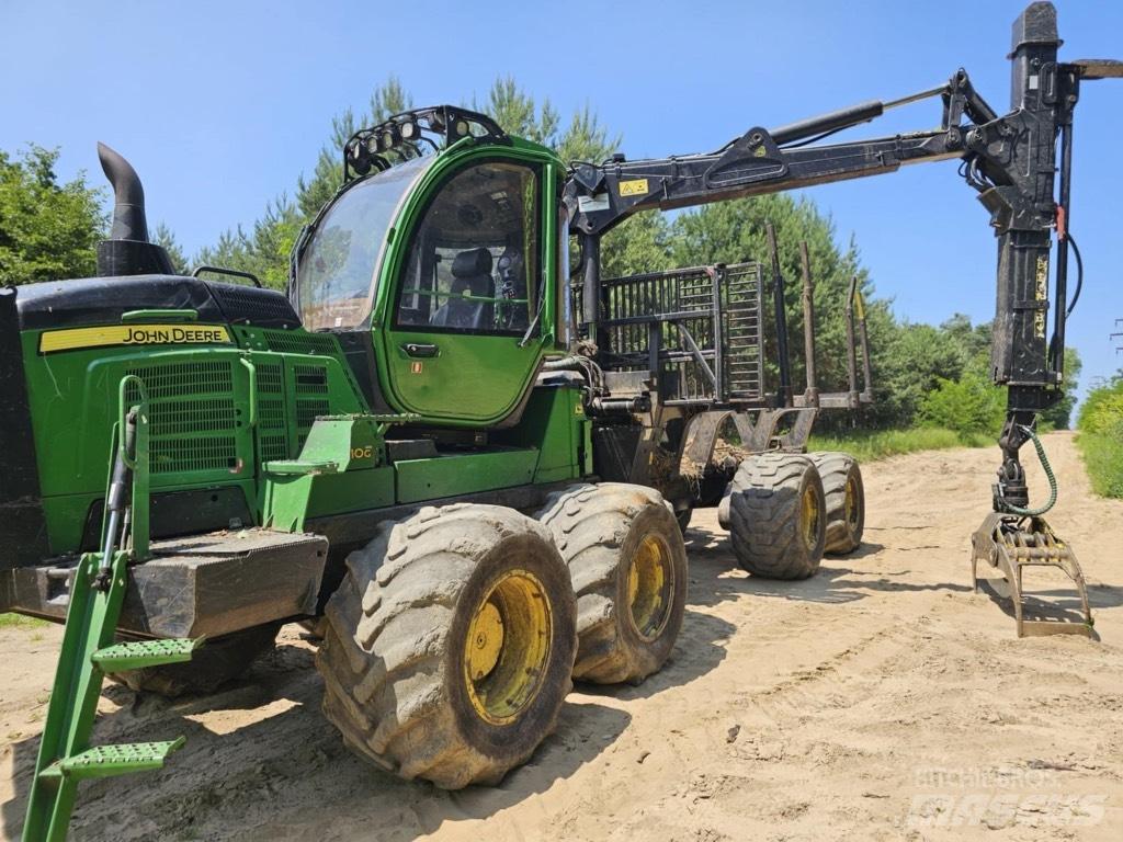 John Deere 1210 G Harvesterit