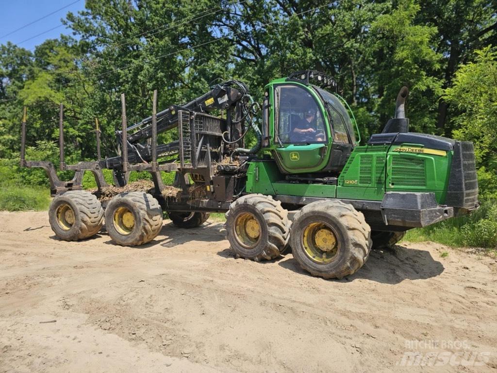 John Deere 1210 G Harvesterit