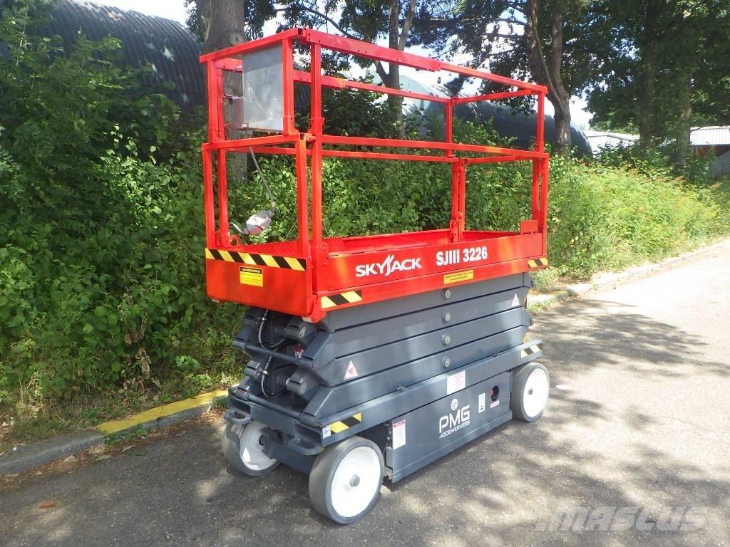 SkyJack SJ3226 Saksilavat