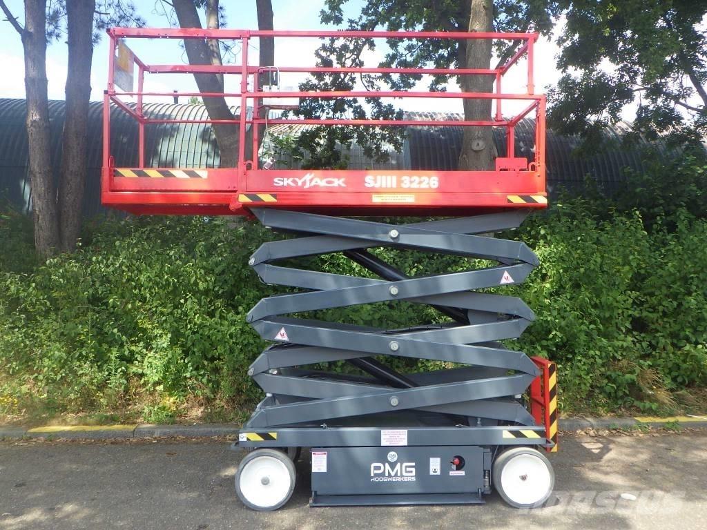 SkyJack SJ3226 Saksilavat