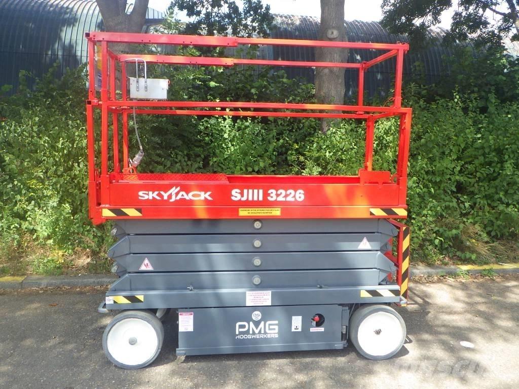 SkyJack SJ3226 Saksilavat
