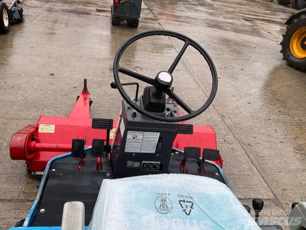 Iseki SF300 Päältäajettavat ruohonleikkurit
