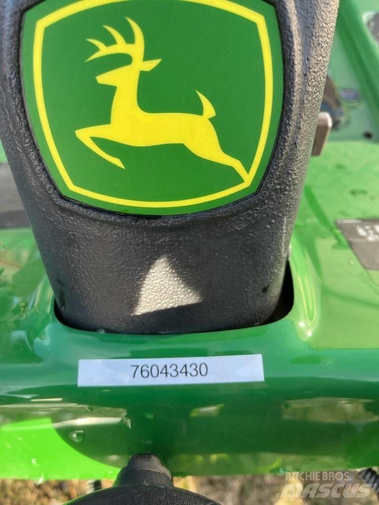 John Deere 7200 A Väyläleikkuri