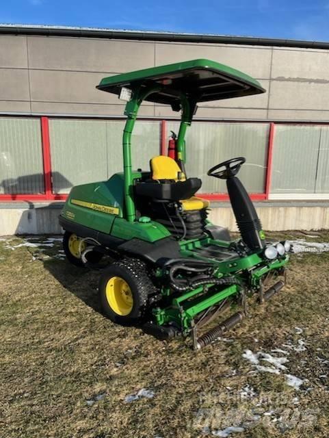 John Deere 7200 A Väyläleikkuri