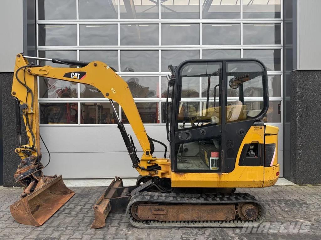 CAT 302.5C Minikaivukoneet < 7t
