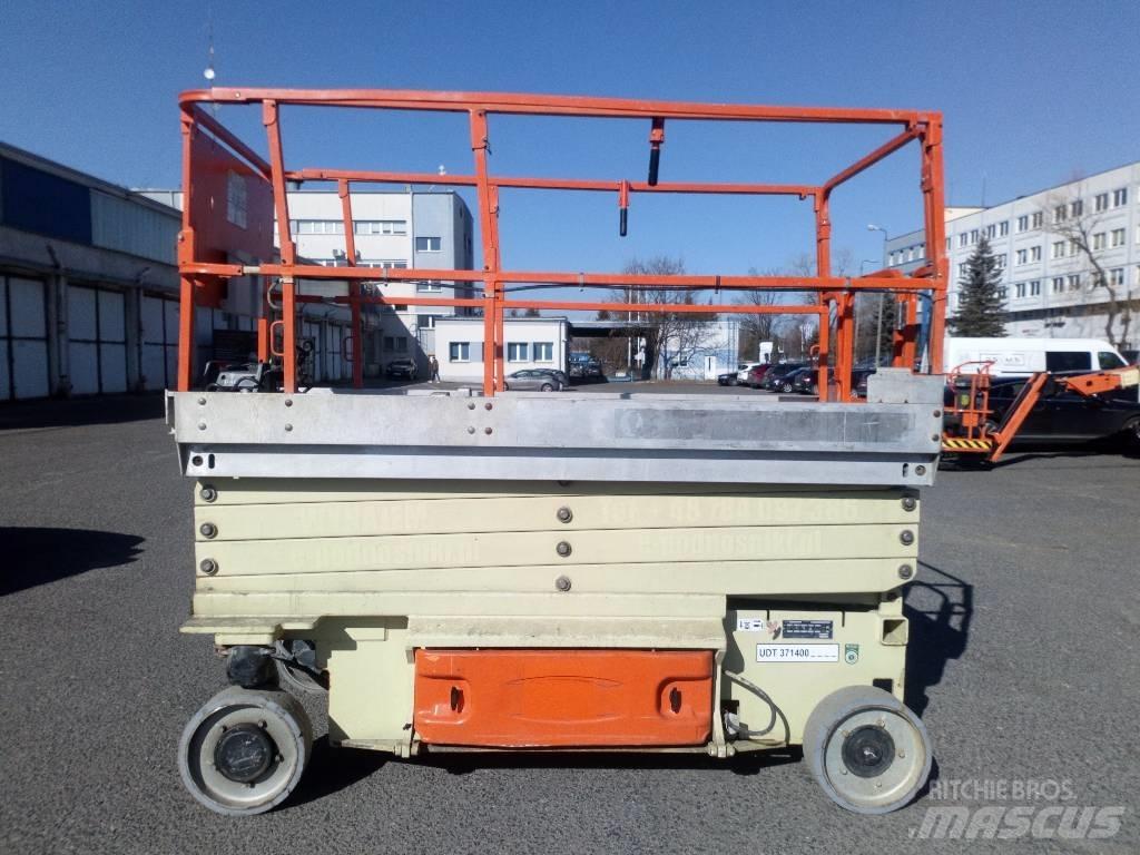 JLG 3246 ES Saksilavat