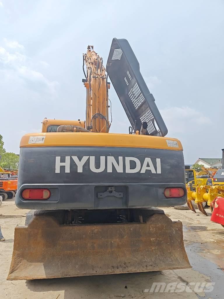 Hyundai R210W-9 Pyöräkaivukoneet