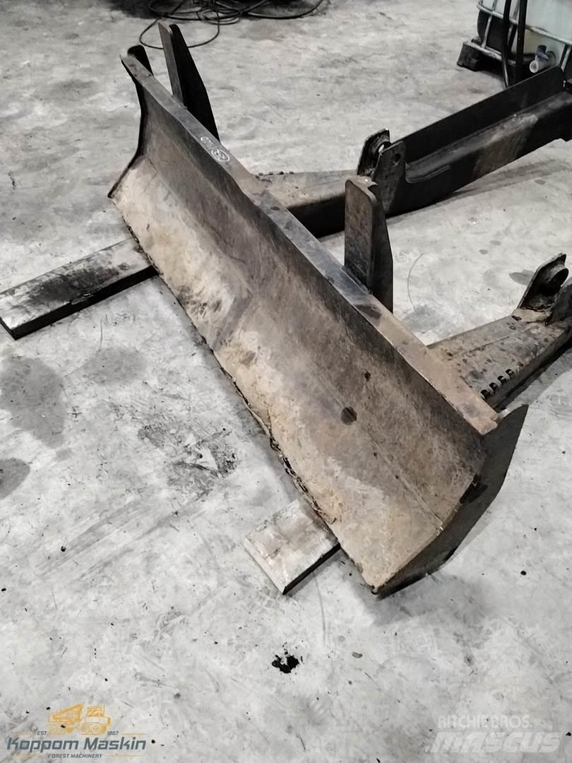 John Deere 1110 Muut