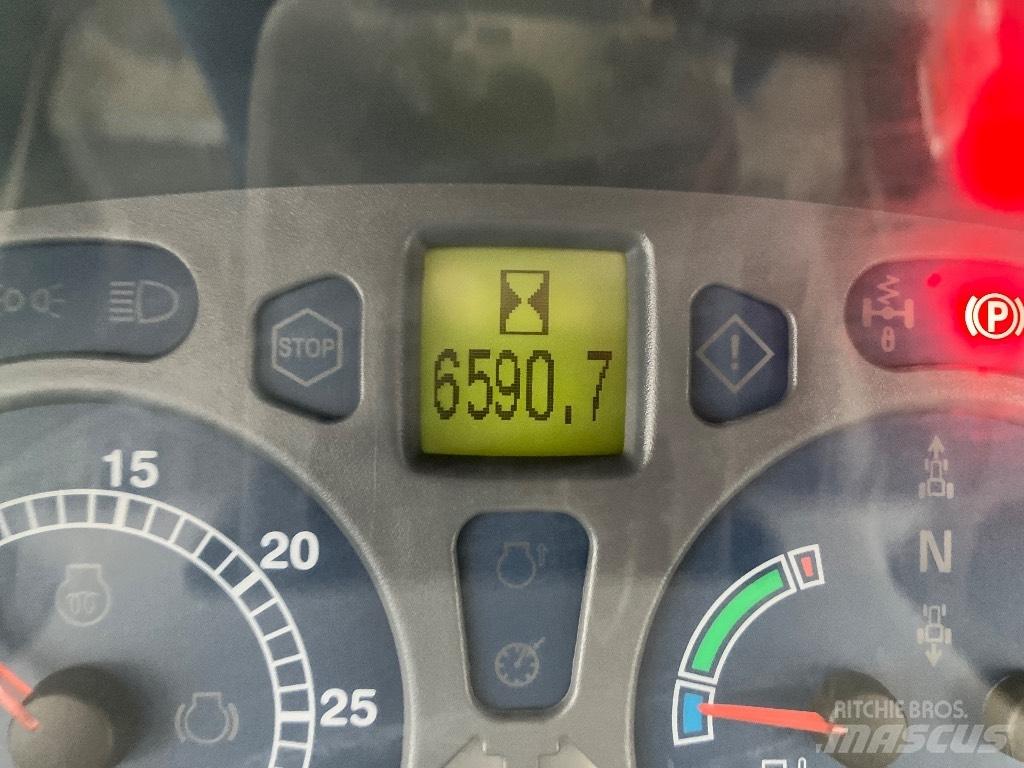 New Holland T 7030 Traktorit