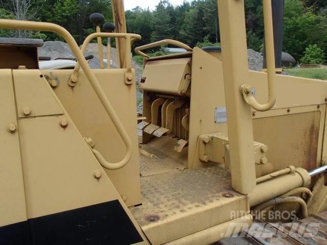 CAT D 3 C Telaketjupuskutraktorit
