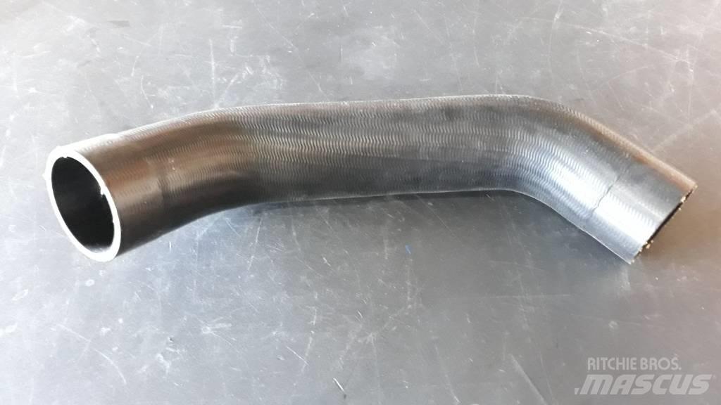 Volvo HOSE  21133832 Moottorit