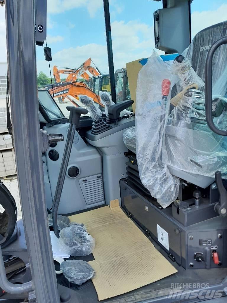 Doosan DX 63-7 Minikaivukoneet < 7t