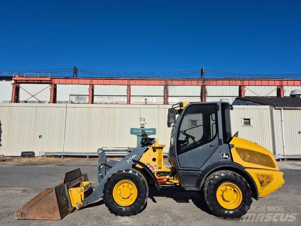 John Deere 204 L Pyöräkuormaajat