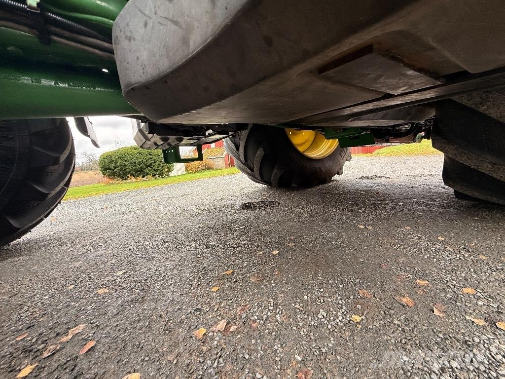 John Deere 6155 R Traktorit