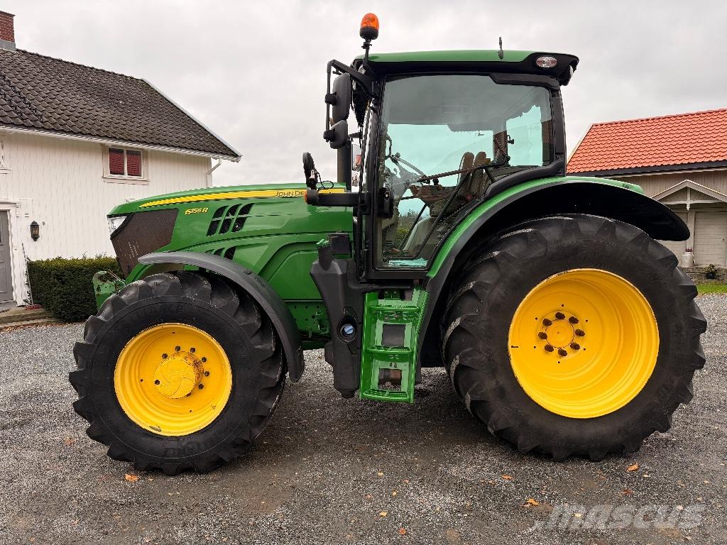 John Deere 6155 R Traktorit