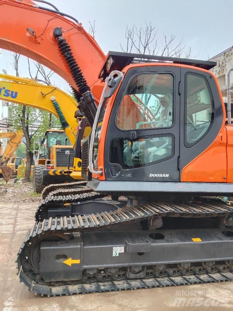 Doosan DX300 Telakaivukoneet