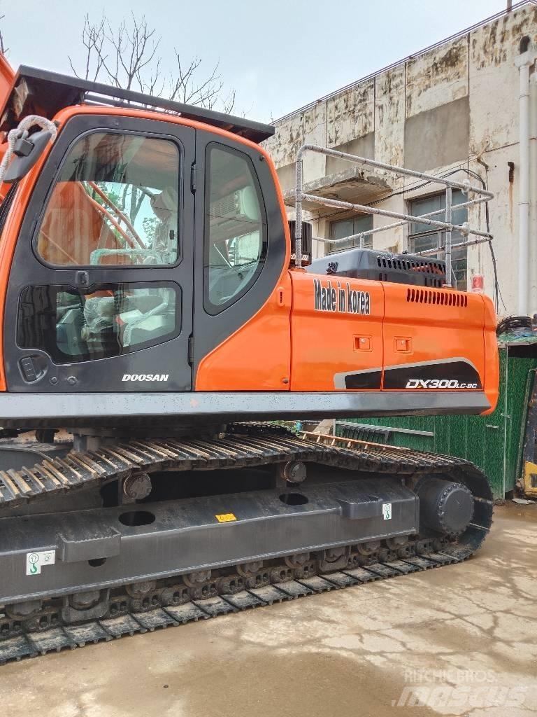 Doosan DX300 Telakaivukoneet