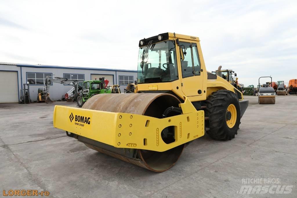 Bomag BW 216 D H-4 Yksivalssijyrät