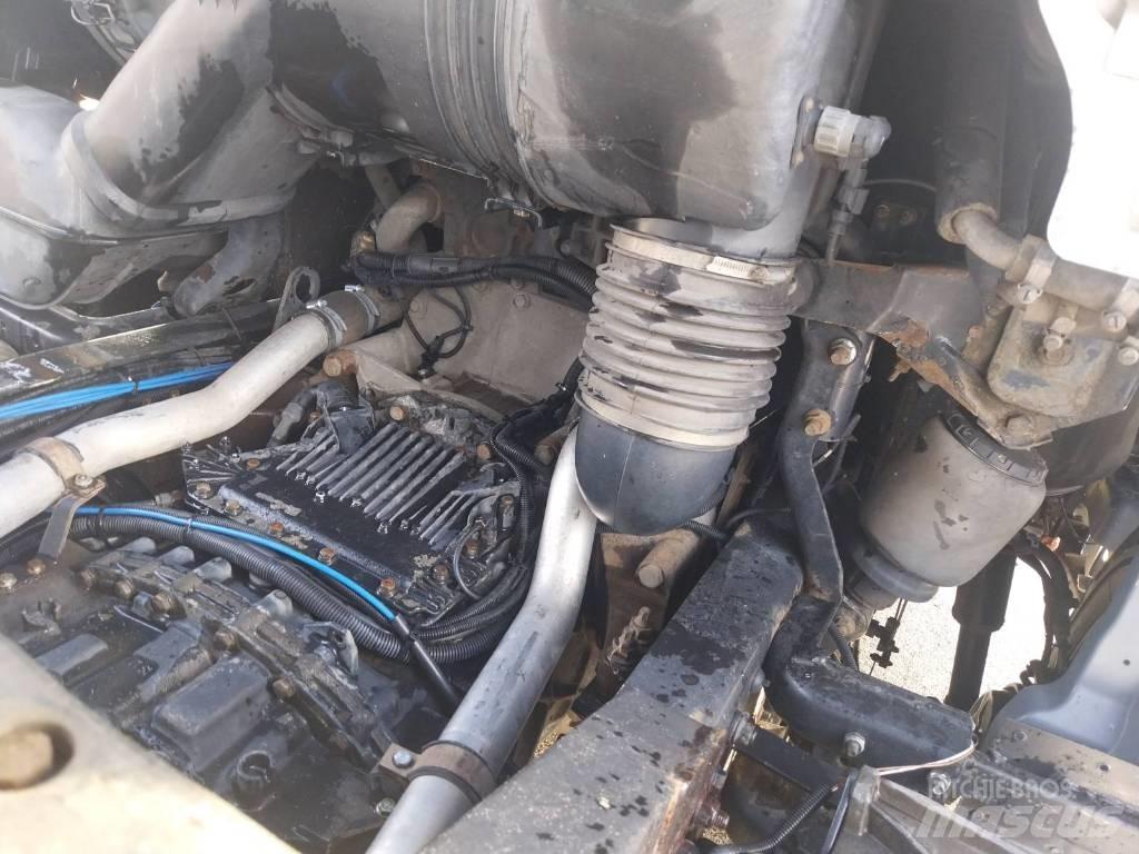 MAN TGX XXL Vetopöytäautot