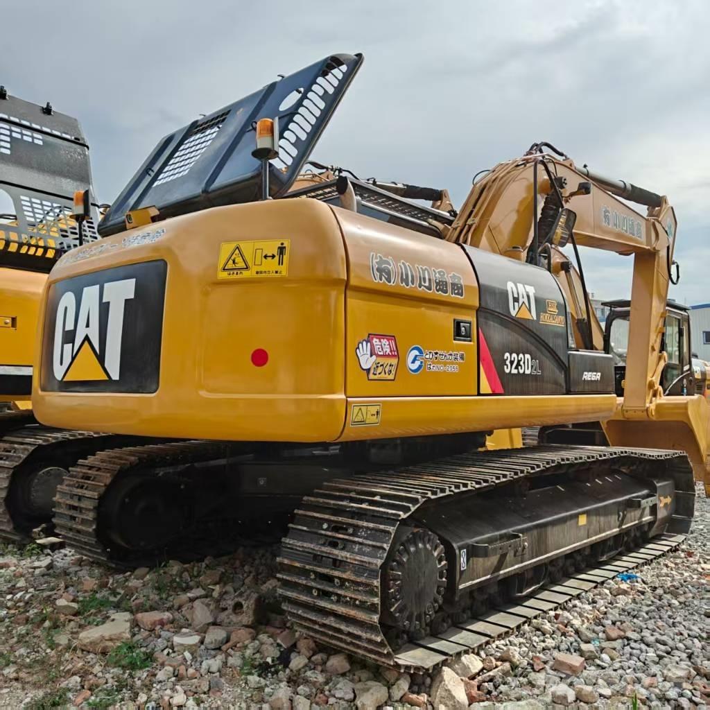 CAT 323D2 Telakaivukoneet