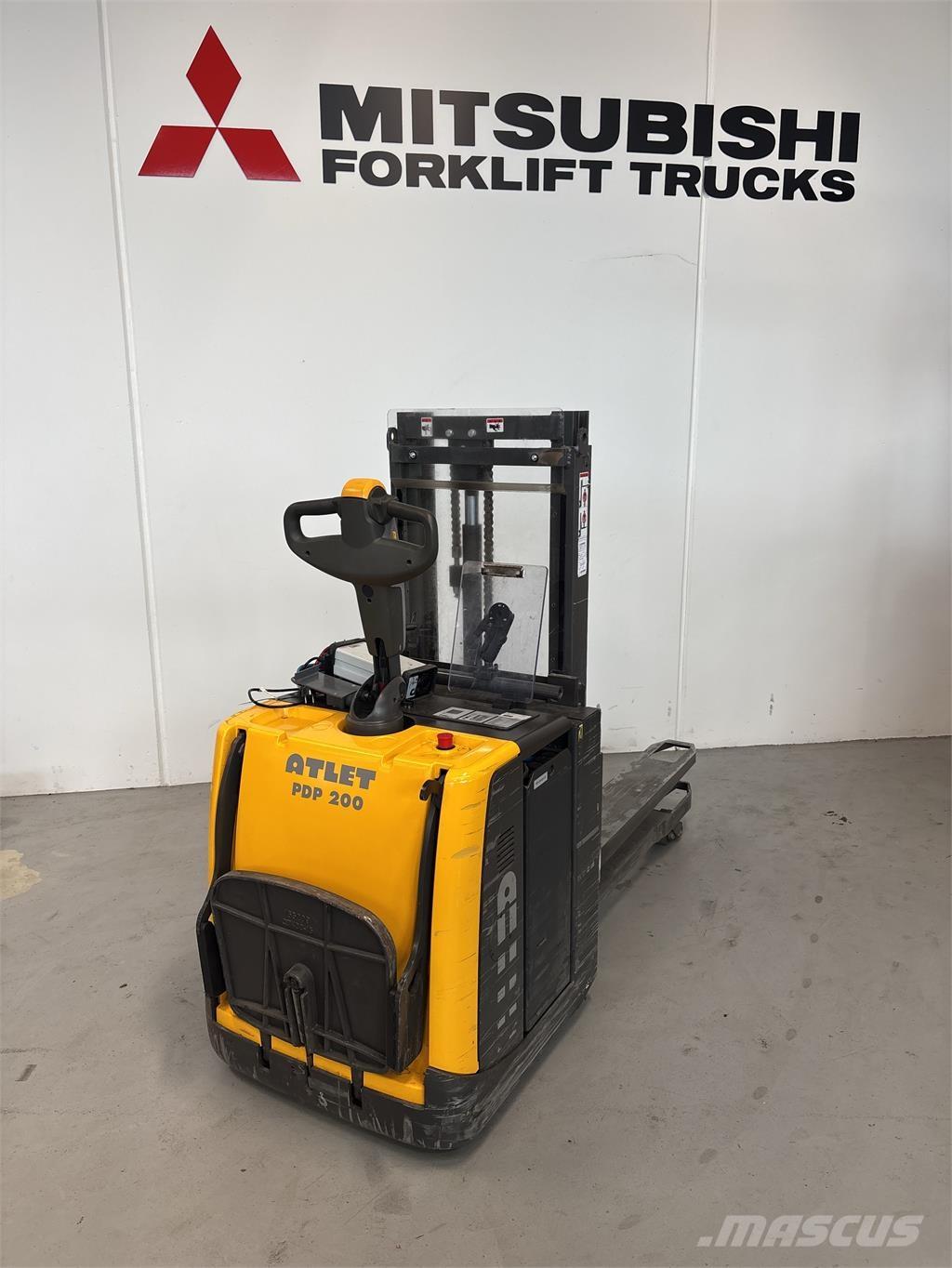 Atlet PDP200 Ajettavat pinoamisvaunut