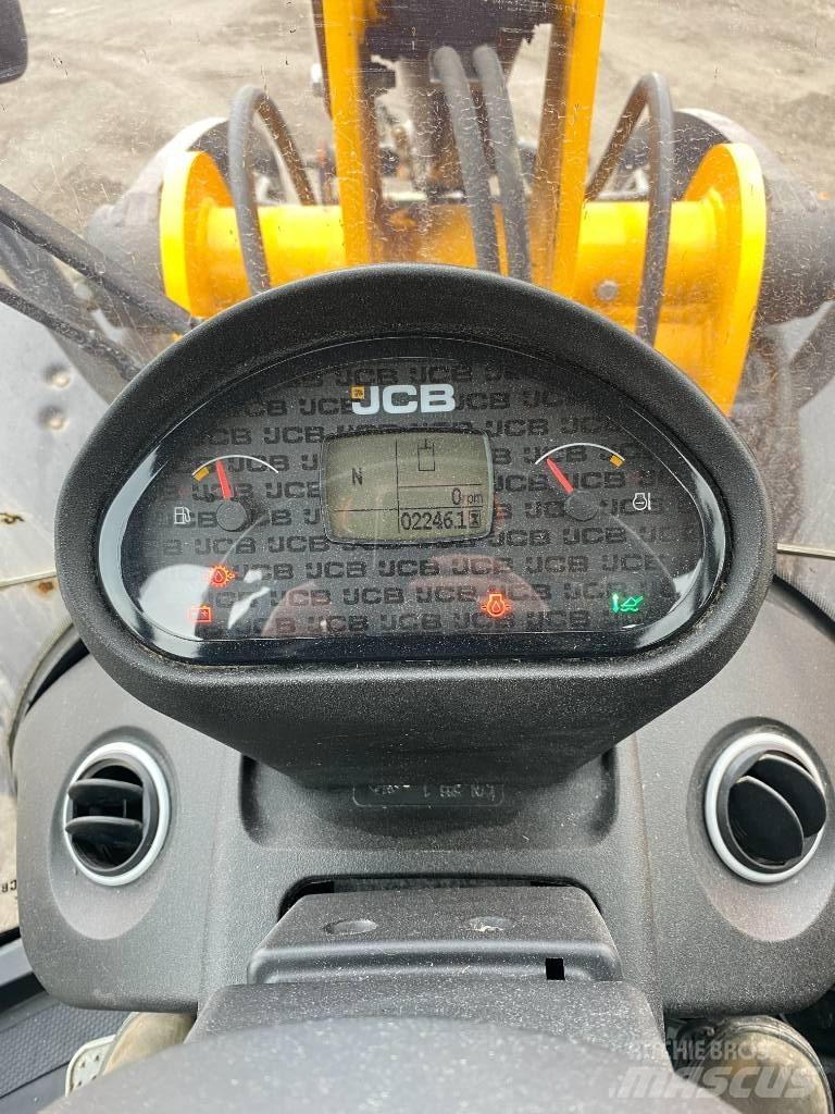 JCB 409 Maatalouskurottajat