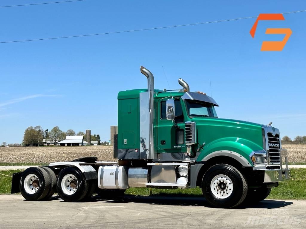 Mack TD713 Muut kuorma-autot