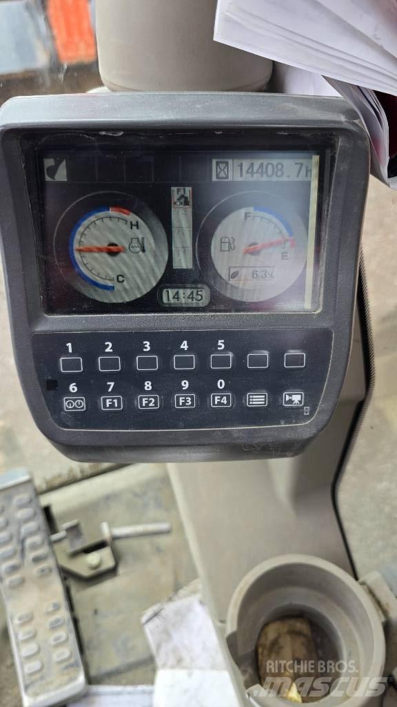 Hitachi ZX225USRLC-3 Telakaivukoneet