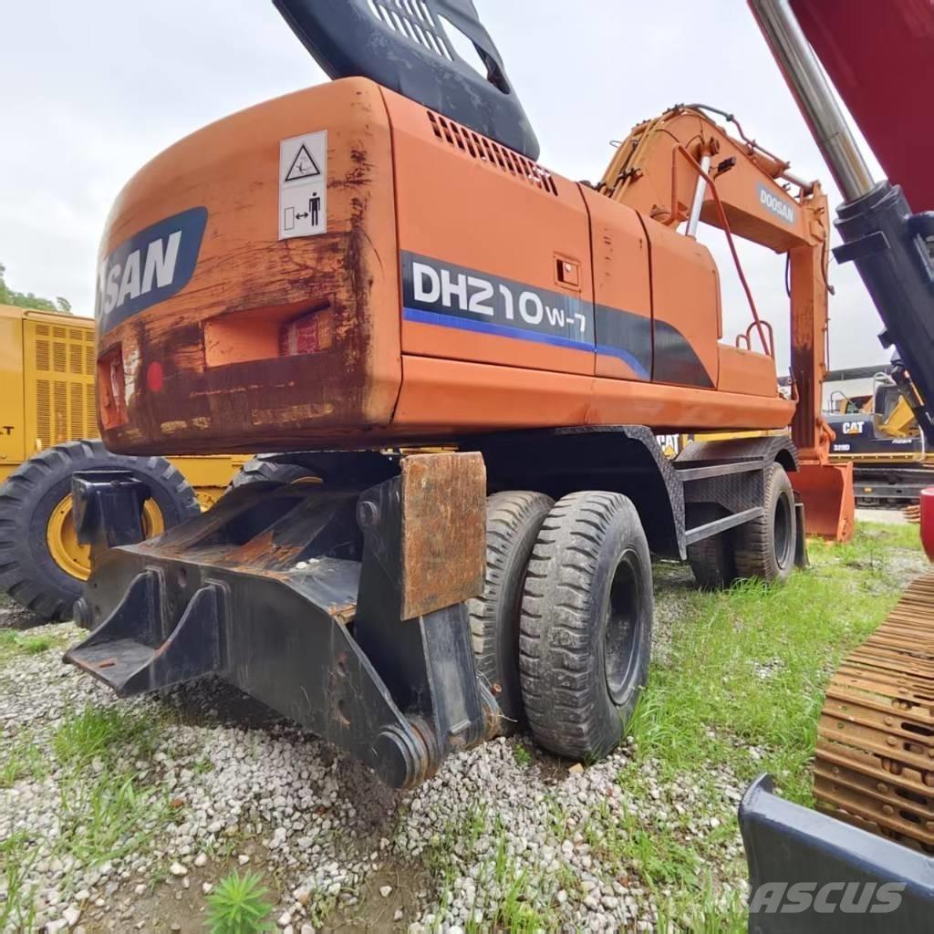 Doosan DH 210 W-7 Pyöräkaivukoneet