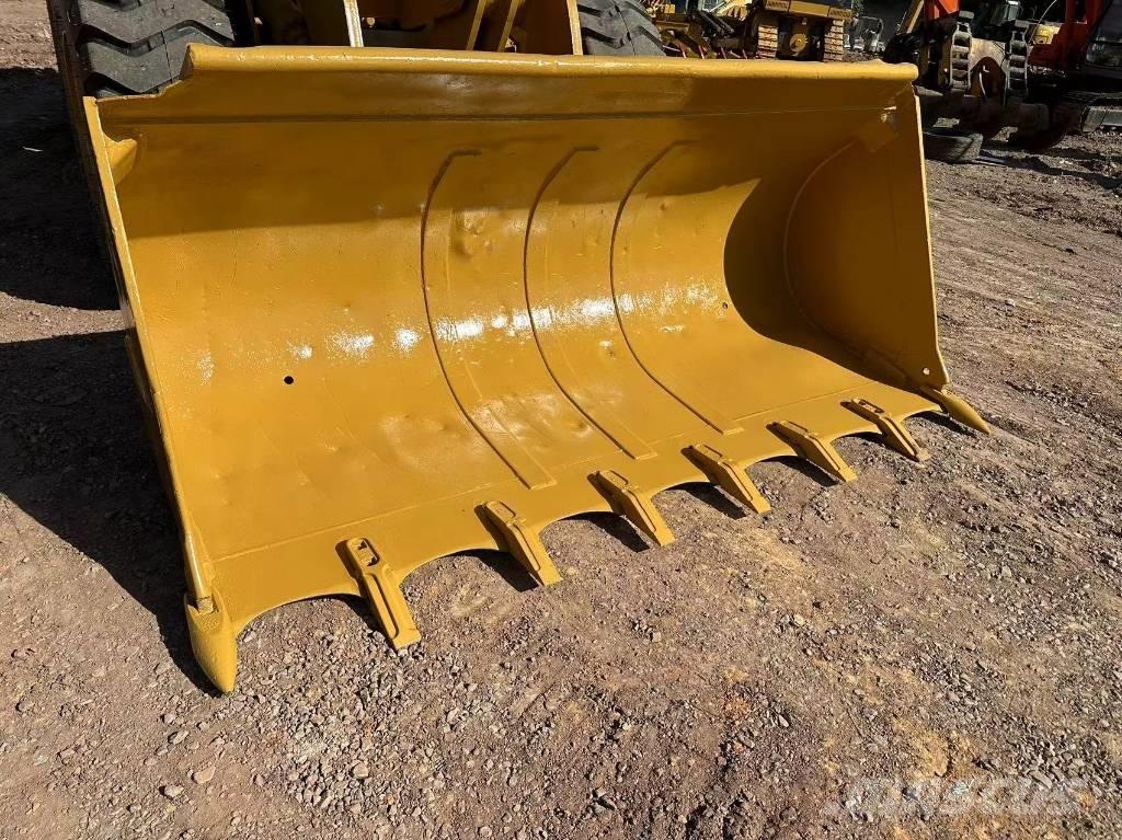 CAT 966H Pyöräkuormaajat