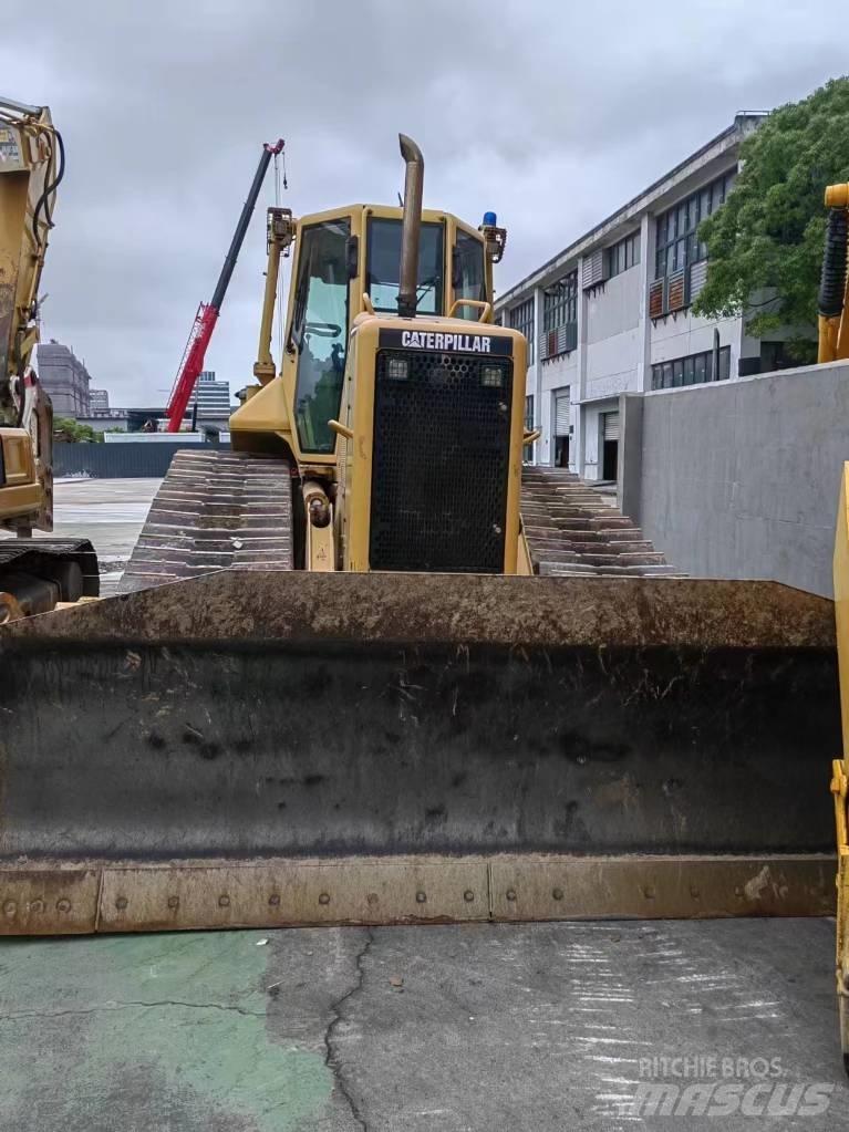 CAT D5N Telaketjupuskutraktorit