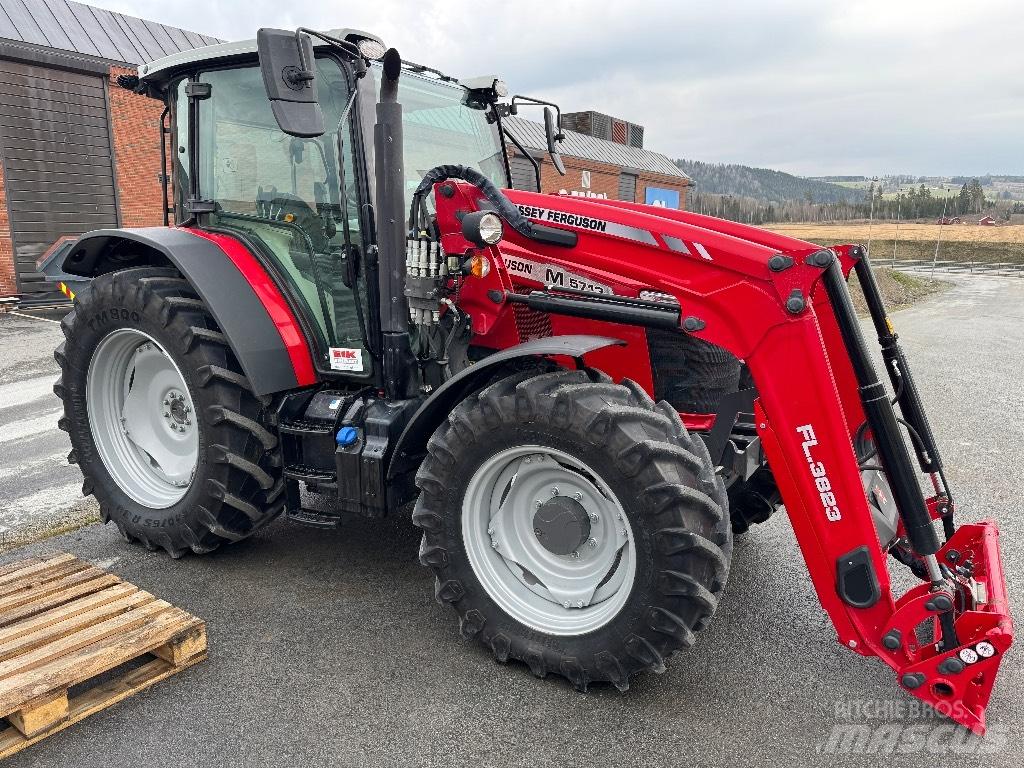 Massey Ferguson 5713 Traktorit