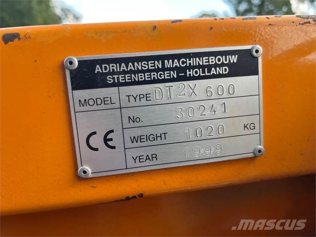 Baselier DT 2x 600 Säiliörehun purkulaitteet