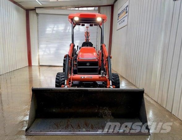 Kubota M62 Kaivurikuormaajat