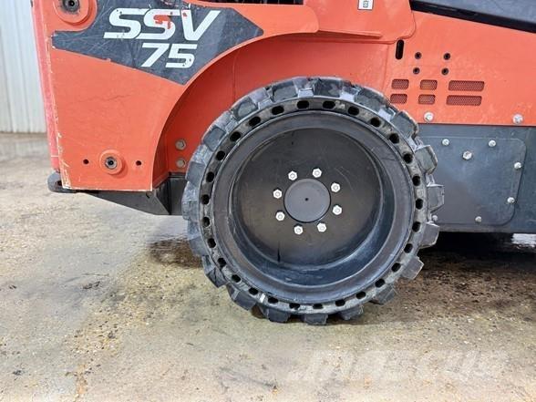 Kubota SSV75 Liukuohjatut kuormaajat