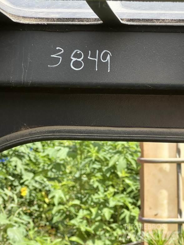 Kubota SVL Ohjaamo ja sisusta