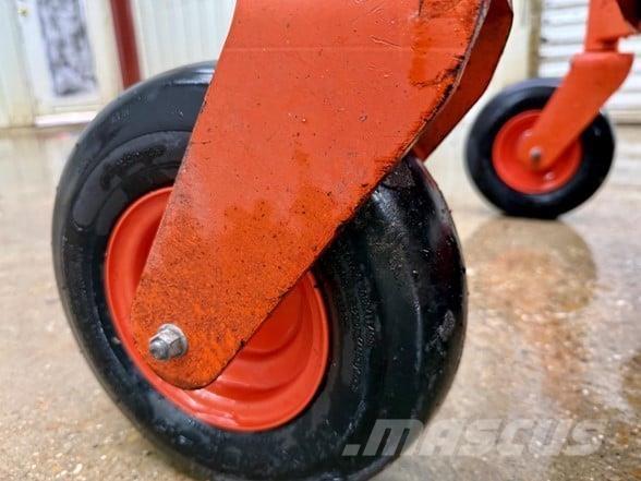Kubota Z121S 0-kääntösäde leikkurit