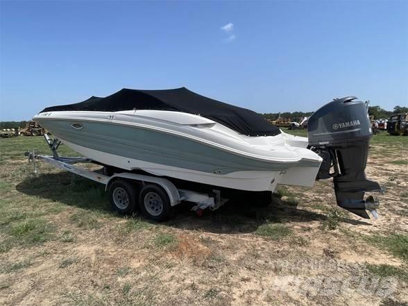  SOUTHWIND 2400 Veneet, proomut ja ponttoonit