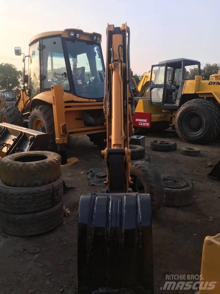 JCB 4CX Kaivurikuormaajat