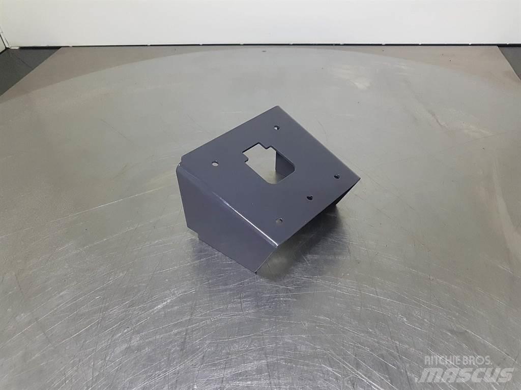 Ahlmann 4102467A Ohjaamo ja sisusta
