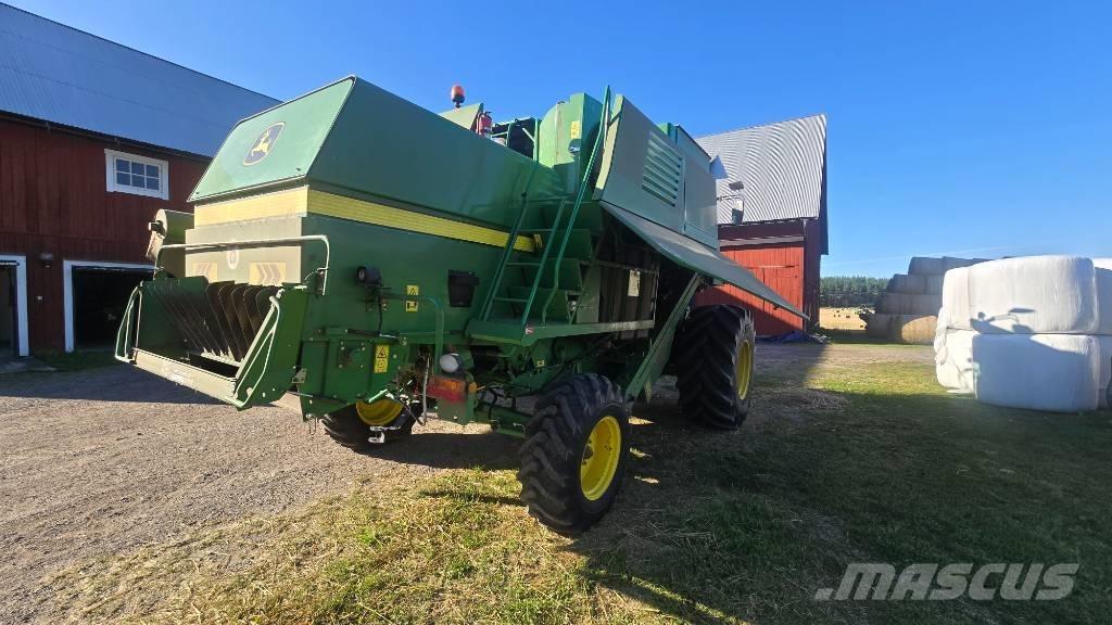John Deere 1570 Leikkuupuimurit