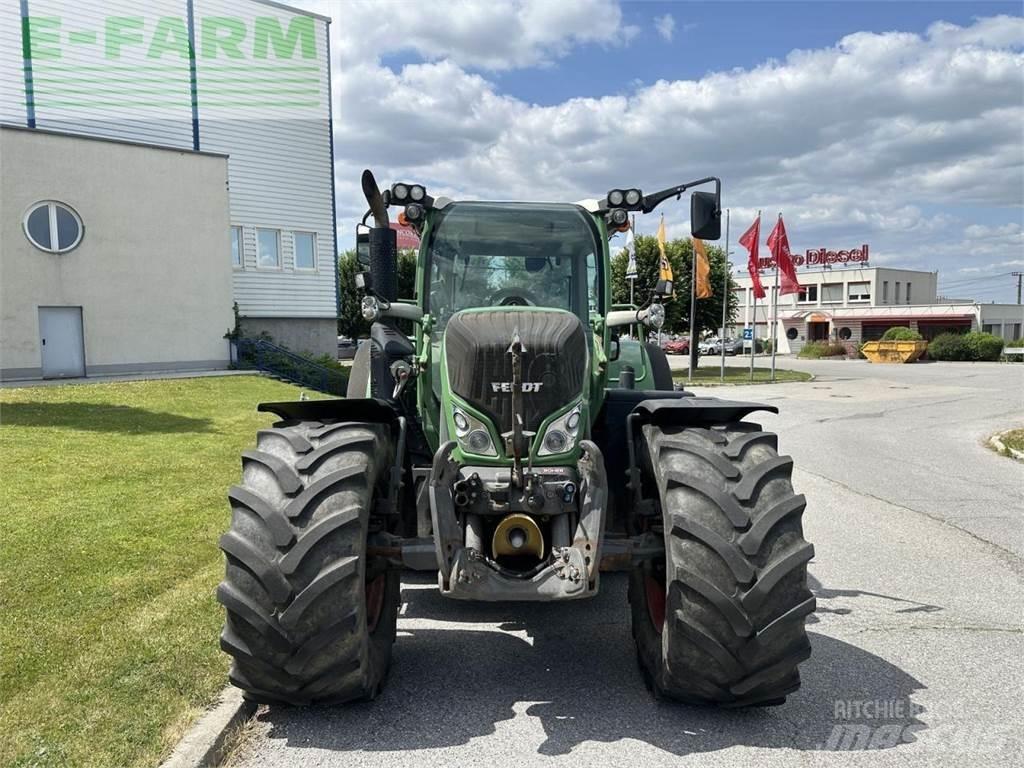 Fendt 718 vario Traktorit