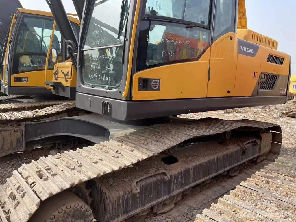 Volvo EC 250 D Telakaivukoneet