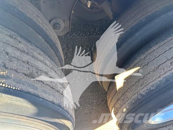 Utility 3000R Kylmä-/Lämpökoripuoliperävaunut